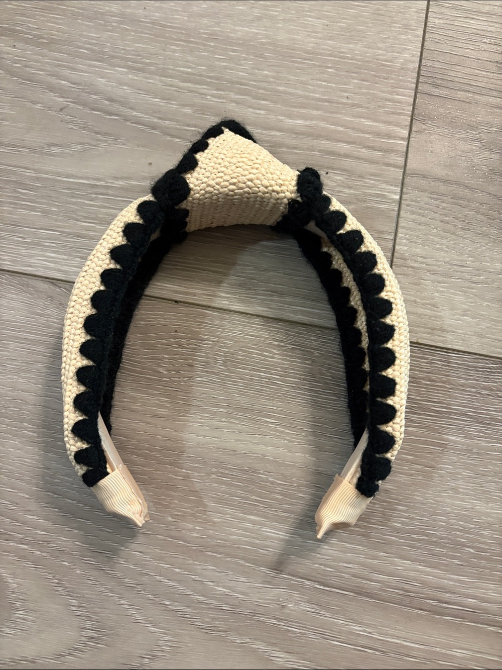 Ivory and Black Scalloped Padded Headband